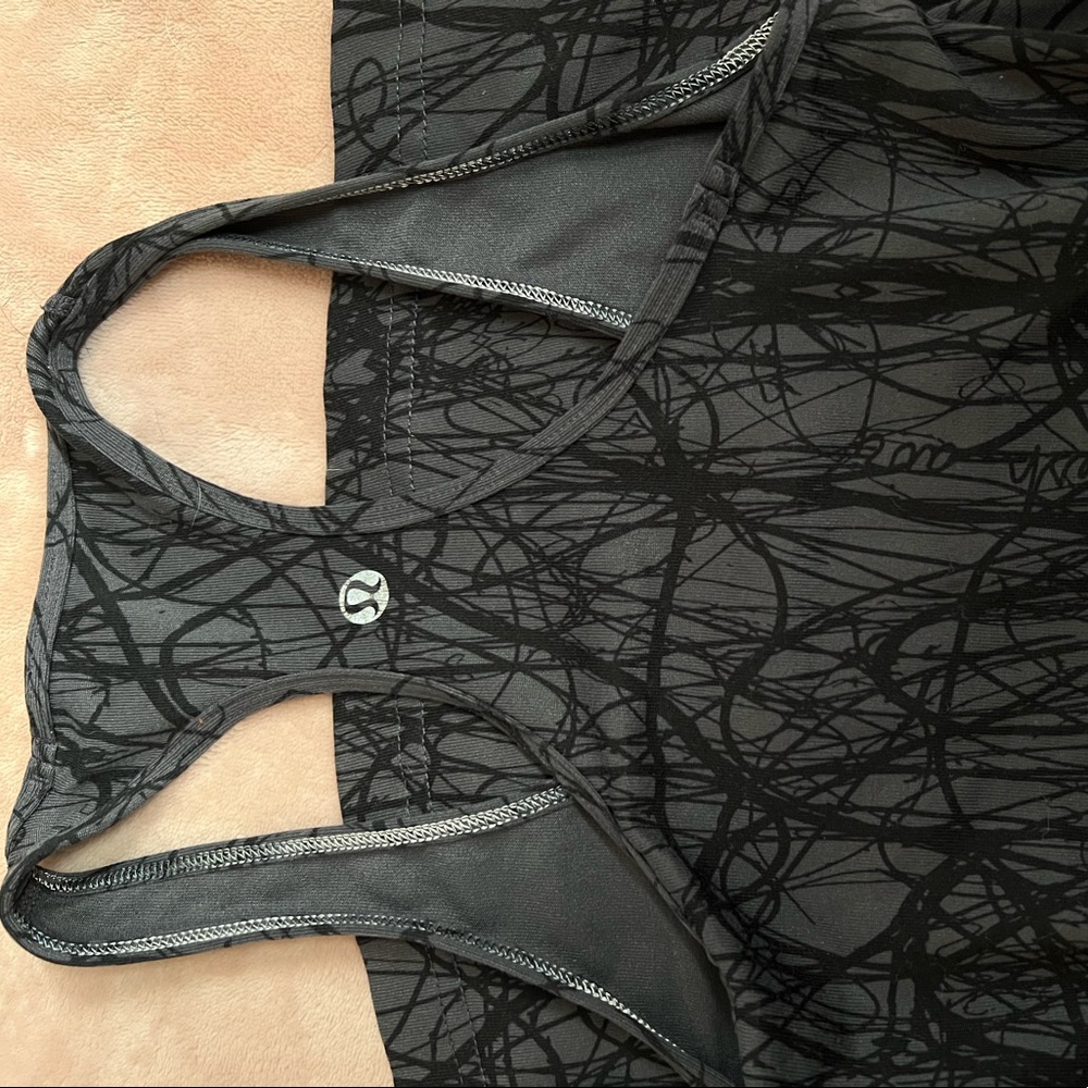 Lululemon tank top